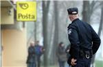 Pokušali opljačkati poštu, policajci pucali u zrak