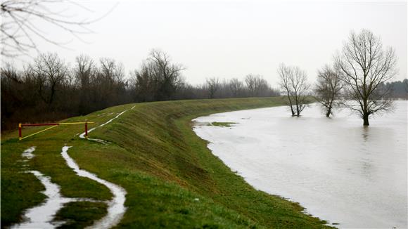 Sava kod Zagreba se izlila iz korita