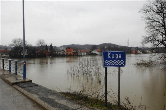 Voda se povukla, ponovno promet na dionici D1 Tušilović - Krnjak