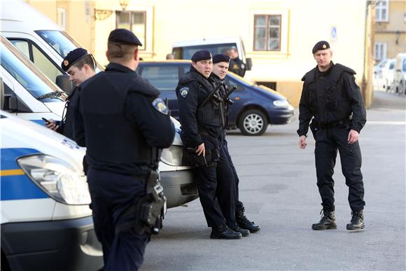 Prosvjed 'Započnimo masovne prosvjede u Hrvatskoj, ugledajmo se na Tuzlu i Ukrajinu'