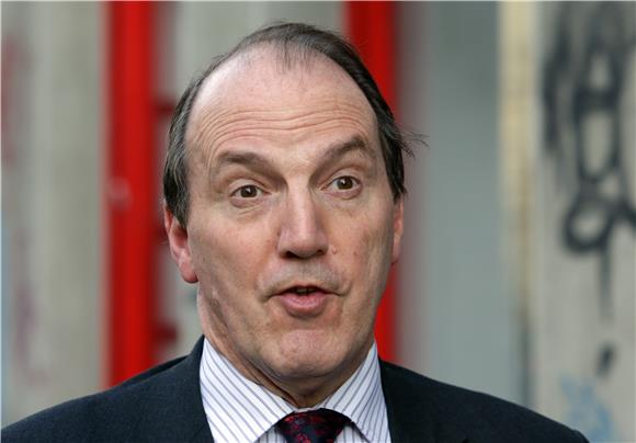 Zamjenik britanskog ministra pravosuđa Simon Hughes dao izjavu za medije