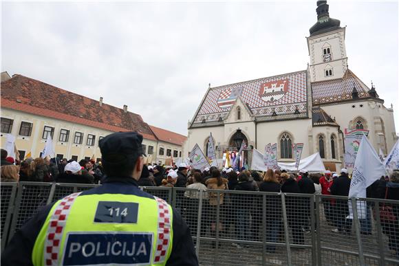 Prosvjednici protiv novog ZOR-a krenuli pred Sabor 