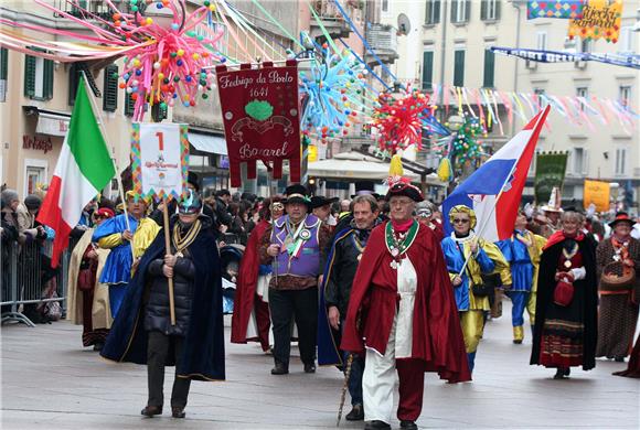 Rijeka: krenula velika međunarodna karnevalska povorka s više od 10.000 maškara