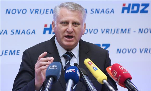 HDZ: seljaci nemaju budućnost s ovakvom vladinom politikom