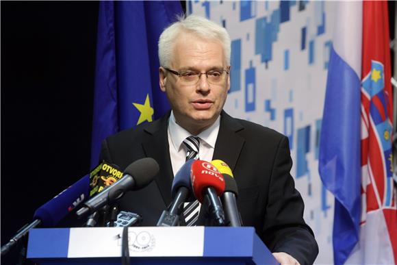 Josipović: susjedne zemlje za ulazak u EU trebaju ispuniti kriterije kao i Hrvatska