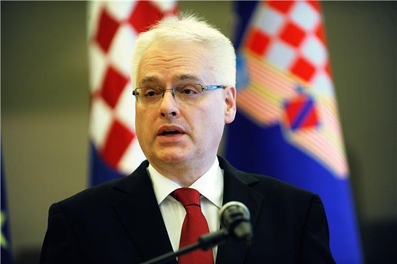 Josipović predstavio teme kojima će se baviti povjerenstvo za ustavna pitanja