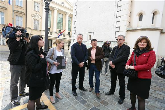 Čelnici Matice hrvatskih sindikata održali konferenciju ispred Ustavnog suda