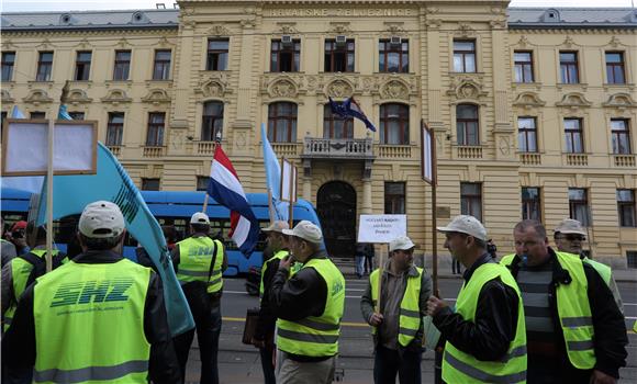 Sindikat hrvatskih željezničara (SHŽ) organizirao je javni prosvjed