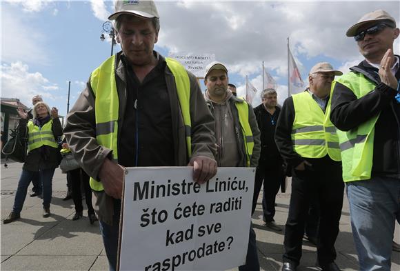 Sindikat hrvatskih željezničara (SHŽ) organizirao je javni prosvjed