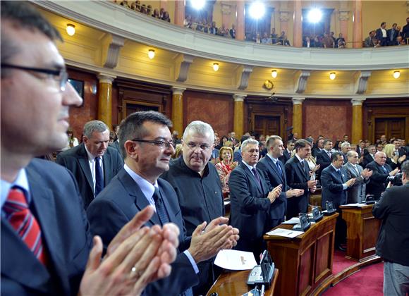 Konstituiran novi srbijanski parlament, vlada do 27. travnja 