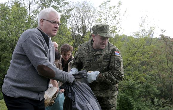 Ivo Josipović u najmasovnijoj eko akciji uklanjanja otpada 