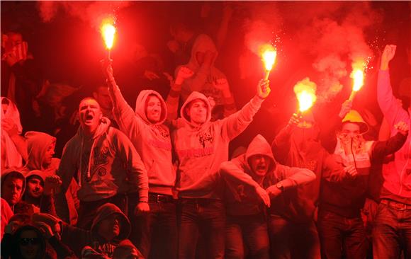 Partizan dobio Zvezdu, policija igračima pretresala torbe