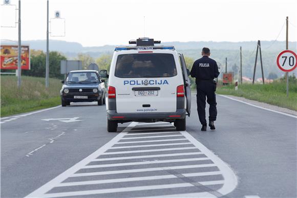 Biciklist u kritičnom stanju nakon što je na njega naletio automobil