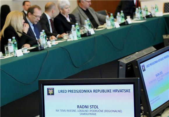 U Josipovićevom Uredu počeo radni stol o regionalnoj samoupravi 