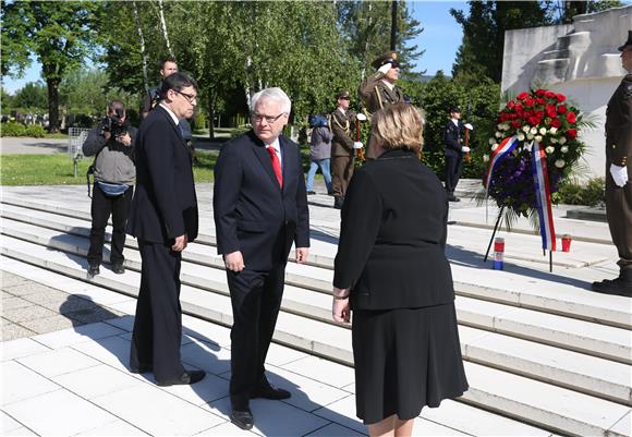 Visoka izaslanstva položila vijence na Mirogoju u povodu Dana pobjede nad fašizmom