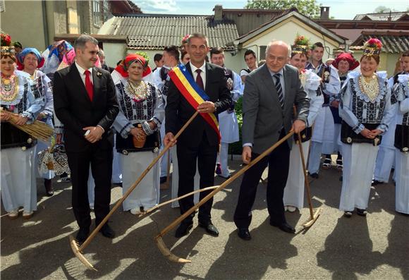 Leko posjetio Hrvate u Rumunjskoj 