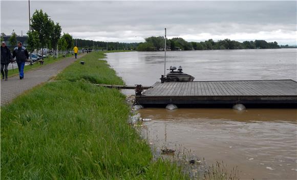 Sava kod Slavonskog Broda usporava s rastom 