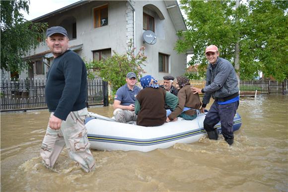 Sava u Srbiji se izljeva