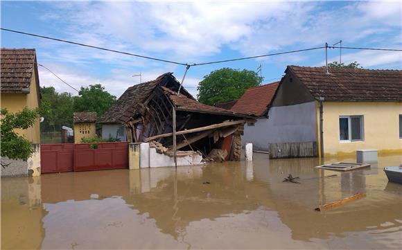 Muškarac poginuo u poplavi u Rajevom Selu, dvije osobe nestale