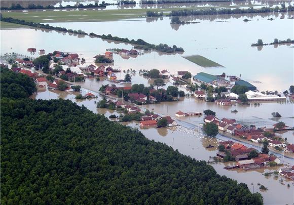 OS RH šesti dan pomaže u obrani od poplava