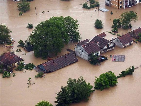 OS RH šesti dan pomaže u obrani od poplava