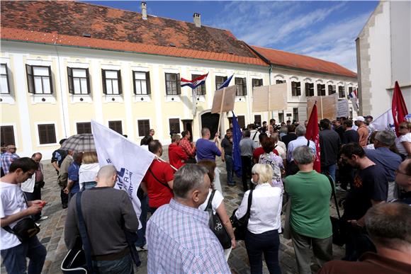 Prosvjed radnika RIZ-a na Markovu trgu