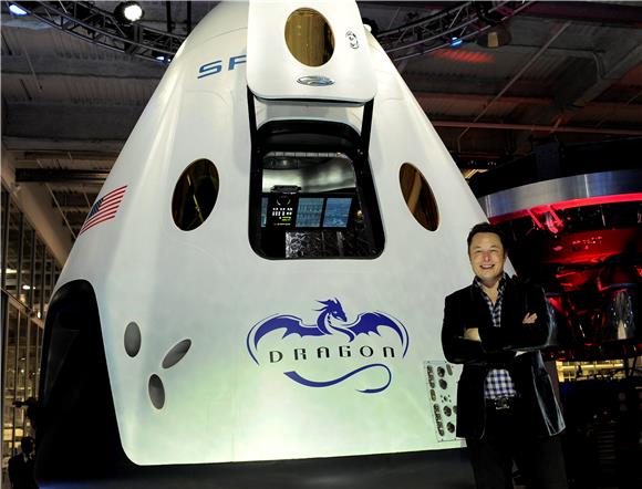 USA SPACEX DRAGON 2