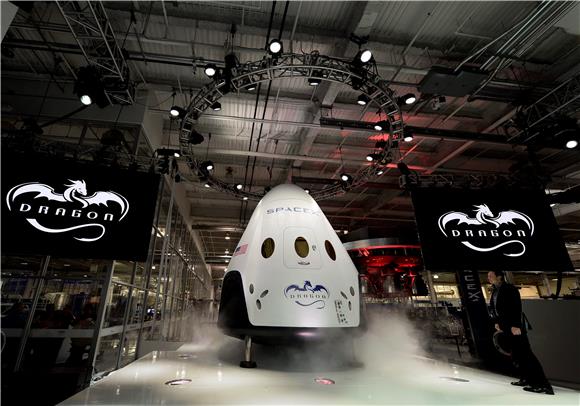 USA SPACEX DRAGON 2