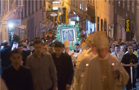 Dan Zagreba obilježen misnim slavljem i svečanom procesijom ulicama grada 