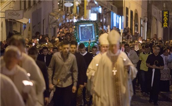 Dan Zagreba obilježen misnim slavljem i svečanom procesijom ulicama grada 