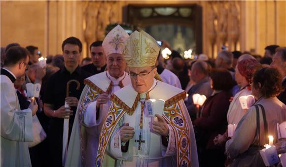 Dan Zagreba obilježen misnim slavljem i svečanom procesijom ulicama grada 