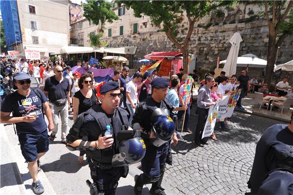 Split pride počeo mirno, s manje sudionika nego prijašnji 