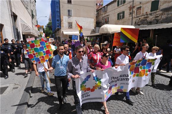 Split pride počeo mirno, s manje sudionika nego prijašnji 