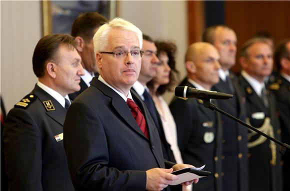 Predsjednik Josipović primio vojne časnike koji odlaze u mirovinu