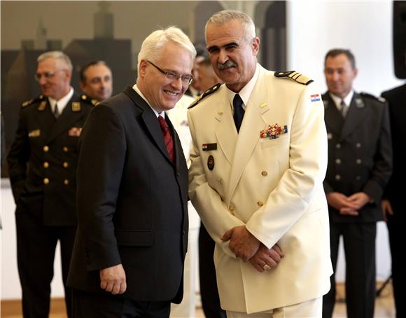 Predsjednik Josipović primio vojne časnike koji odlaze u mirovinu