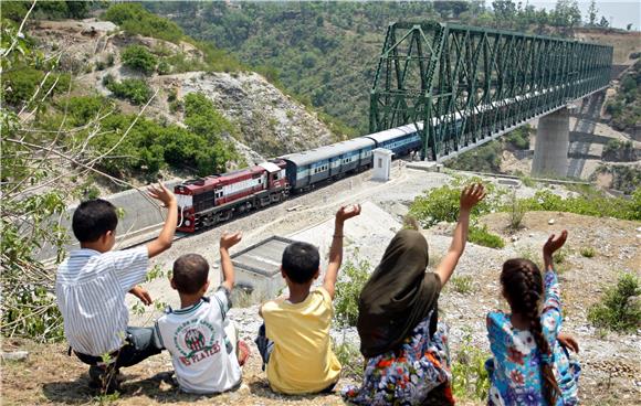 INDIA TRANSPORT TRAIN TRIAL