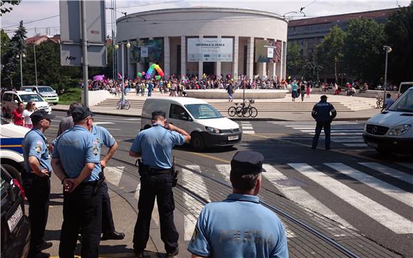 Okupljanje sudionika Zagreb Pridea 2014