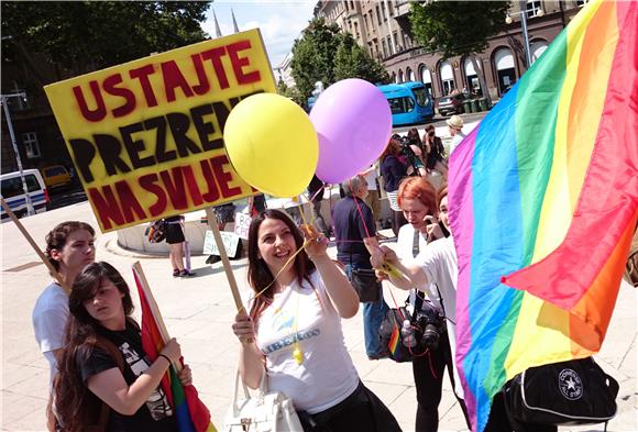 Okupljanje sudionika Zagreb Pridea 2014