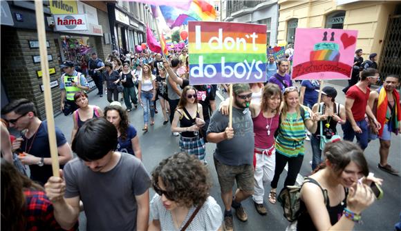 Povorka ponosa LGBTIQ osoba i obitelji Zagreb Pride 2014