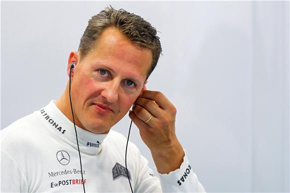 FILE SINGAPORE SCHUMACHER SKI ACCIDENT