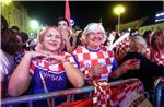 Slavlje na Trgu bana Jelačića tijekom utakmice Hrvatska - Kamerun