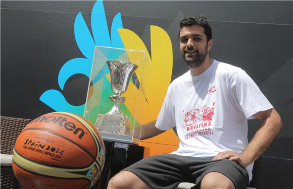 FIBA "Road Show 2014. Trophy Tour" stigao u Zagreb