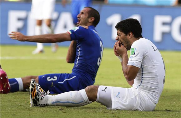 SP Brazil - Suarez ponovo ugrizao, prijeti mu kazna