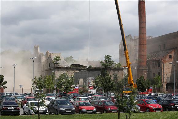 Rušenje zapadnog pročelja zagrebačkog Paromlina