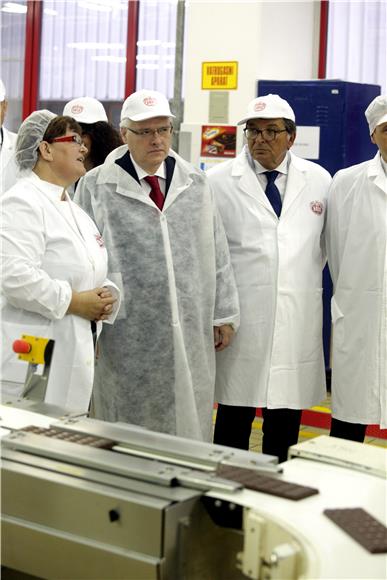 President Josipovic visits Kras confectionery maker