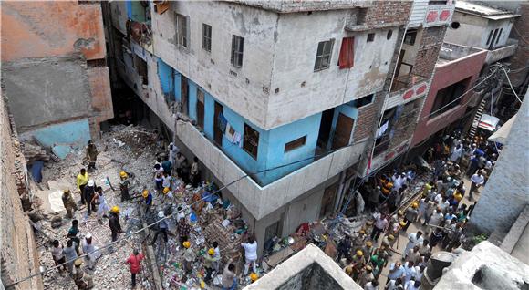 INDIA BUILDING COLLAPSE