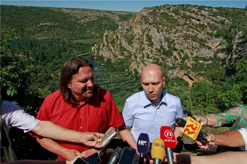 Otvorena Oziđana pećina na Krki 