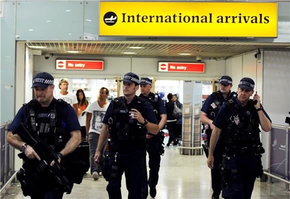 FILE BRITAIN AIRPORT SECURITY 