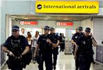 FILE BRITAIN AIRPORT SECURITY 