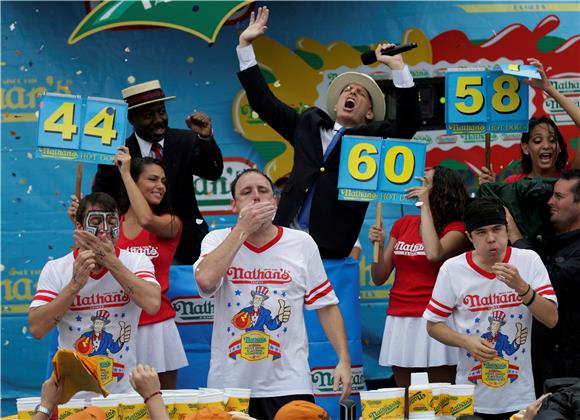 USA HOT DOG EATING CONTEST 